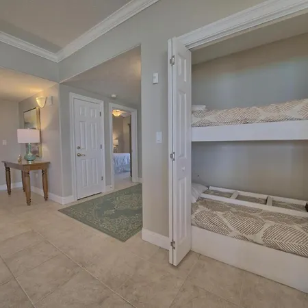 Cozy Condominium With Astonishing View From Spacious Balcony - Unit 0401